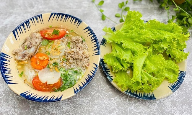 Bún thịt băm cà chua bao nhiêu calo và ăn có béo không