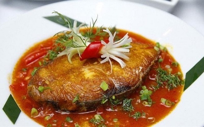 Cá ngừ sốt cà chua bao nhiêu calo và ăn có béo không