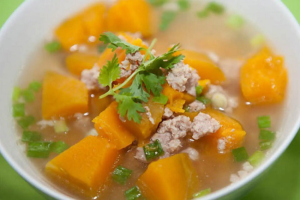 Canh bí đỏ kỵ gì