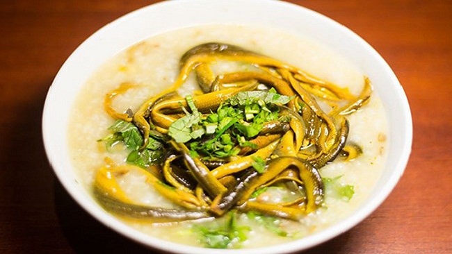 Cháo lươn kỵ rau gì