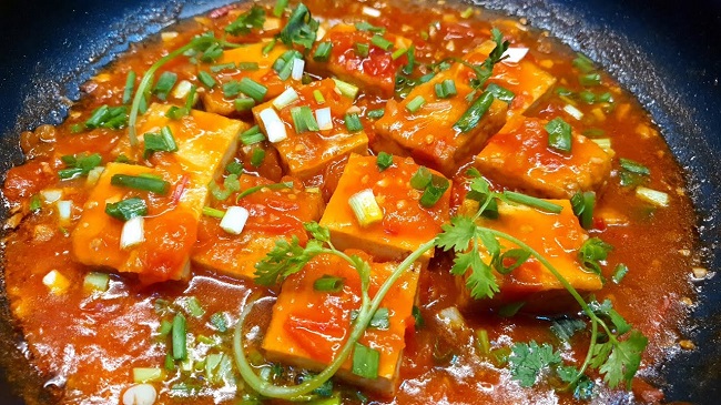 Đậu phụ rán sốt cà chua bao nhiêu calo và ăn có béo không