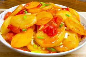 Khoai tây xào cà chua bao nhiêu calo và ăn có béo không